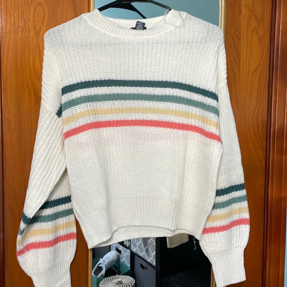 Rue 21 sweater new without tags size xs